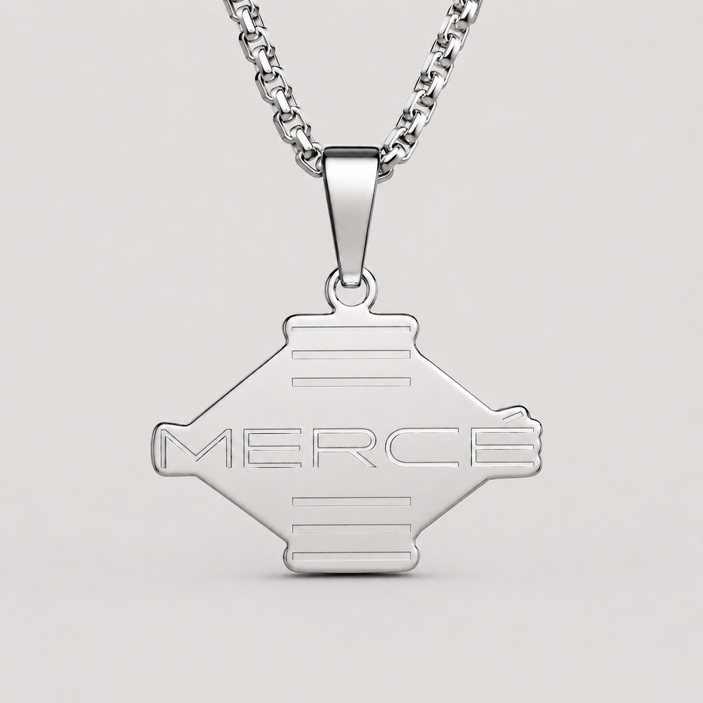 MERCÉ Ligne Pendant detail — MERCÉ silver hardware and chain link closeup